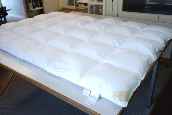 再度、同じ最高品質マザーグースダウン95％の薄い目冬用羽毛布団のご注文画像