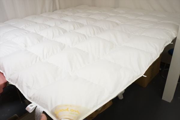 オンラインショップよりワイドキングサイズ250×210cm羽毛布団をご注文画像