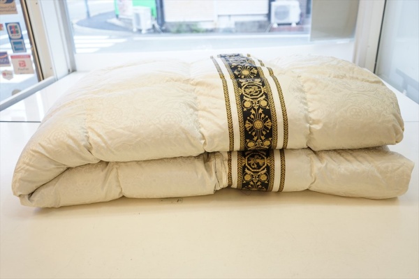 アイダー羽毛布団のシルク生地が傷んで破れたので綿の側生地にリフォームしたい！画像